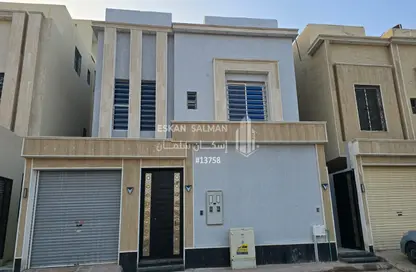 فيلا - 8 غرف نوم - 8 حمامات للبيع في الرمال - الرياض - الرياض