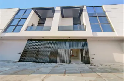 Full Floor - 3 Bedrooms - 5 Bathrooms for sale in Al Janadriyah - Riyadh - Ar Riyadh