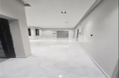 Apartment - 6 Bedrooms - 4 Bathrooms for sale in البحر - Al Jubail - Eastern