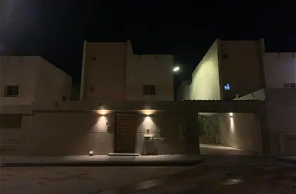 Villa - 5 Bedrooms - 5 Bathrooms for rent in Al Janadriyah - Riyadh - Ar Riyadh