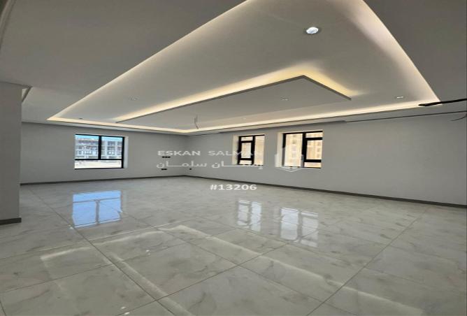 252050 - Property Image 2