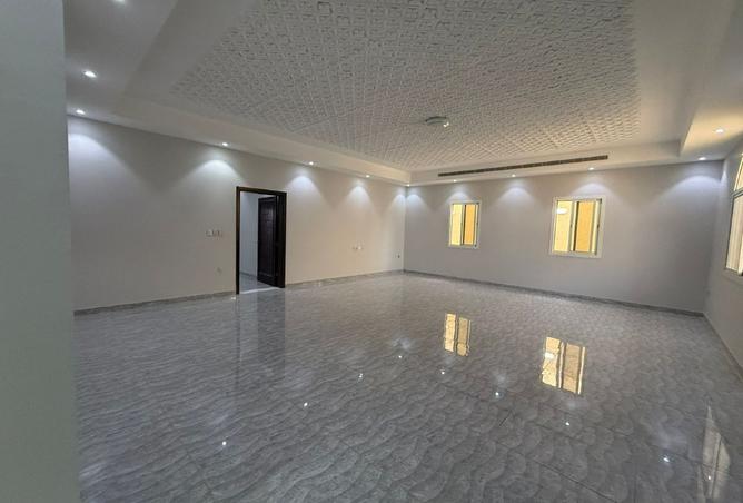 255312 - Property Image 3
