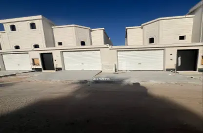 Apartment - 5 Bedrooms - 6 Bathrooms for sale in Al Fakhriyah - Eanizah - Al Qassim
