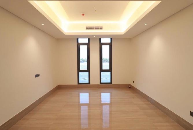 256008 - Property Image 2