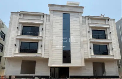 Full Floor - 7 Bedrooms - 4 Bathrooms for sale in Airport - Jazan - Jazan
