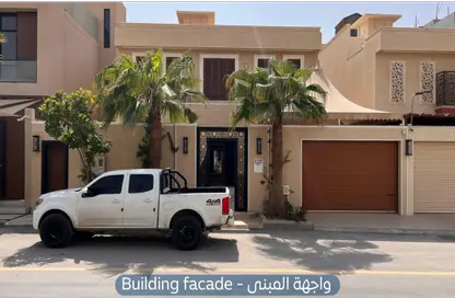 Villa - 7 Bedrooms - 7+ Bathrooms for rent in An Nuzhah - Riyadh - Ar Riyadh