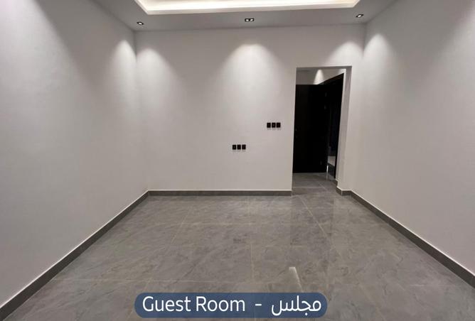 258137 - Property Image 3