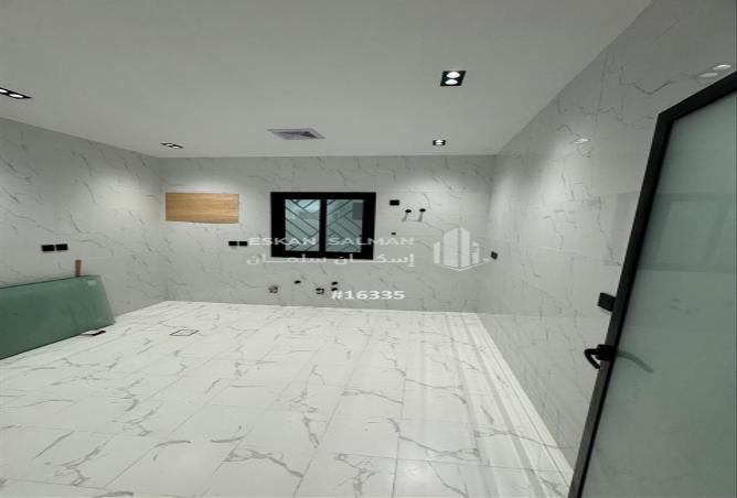 256587 - Property Image 3