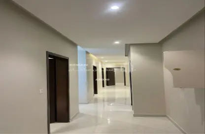 Apartment - 5 Bedrooms - 3 Bathrooms for sale in Makah Almukaramuh - Makkah Al Mukarramah