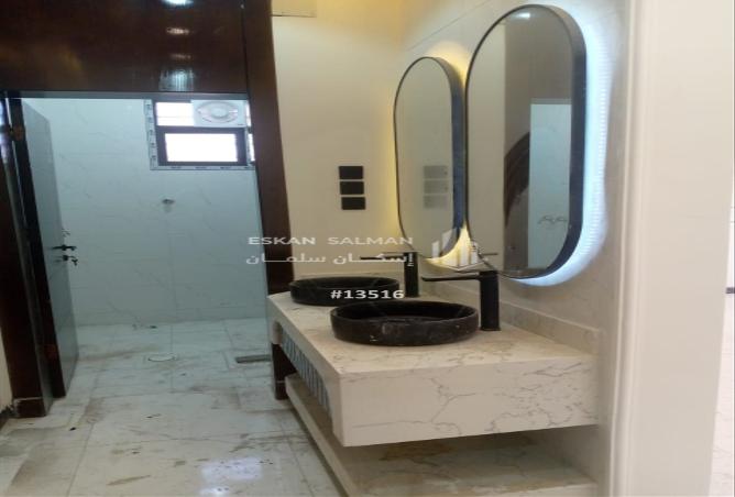 251377 - Property Image 3