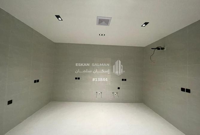 252219 - Property Image 2