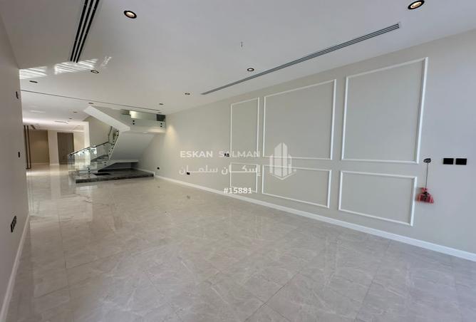 255811 - Property Image 2