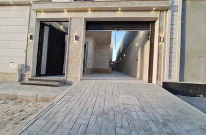 Villa - 5 Bedrooms - 6 Bathrooms for sale in Al Nadwah - Riyadh - Ar Riyadh