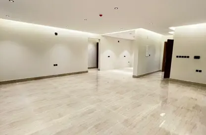 Apartment - 3 Bedrooms - 3 Bathrooms for rent in Al Munisiyah - Riyadh - Ar Riyadh