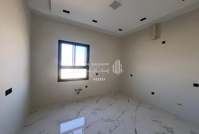 249077 - Property Image 3