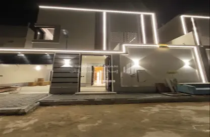 فيلا - 8 غرف نوم - 5 حمامات للبيع في العريجاء الغربي - الرياض - الرياض