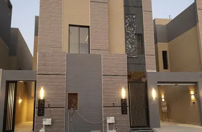Full Floor - 4 Bedrooms - 5 Bathrooms for sale in Al Munisiyah - Riyadh - Ar Riyadh