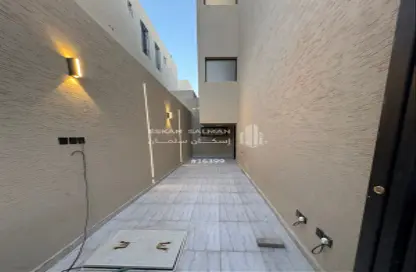 طابق كامل - 6 غرف نوم - 3 حمامات للبيع في الندوة - الرياض - الرياض