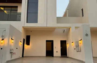 طابق كامل - 5 غرف نوم - 4 حمامات للبيع في قرطبة - الرياض - الرياض