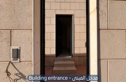 Full Floor - 4 Bedrooms - 2 Bathrooms for rent in Ar Rabwah - Riyadh - Ar Riyadh