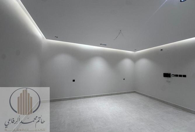 255996 - Property Image 3