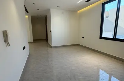 طابق كامل - 3 غرف نوم - 3 حمامات للبيع في قرطبة - الرياض - الرياض
