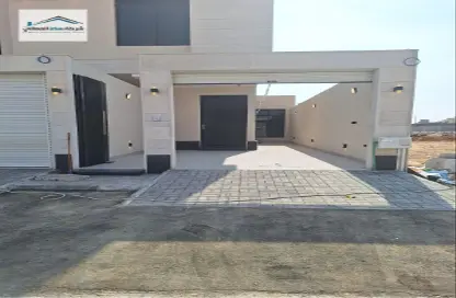 طابق كامل - 4 غرف نوم - 3 حمامات للبيع في حي المونسية - شرق الرياض - الرياض