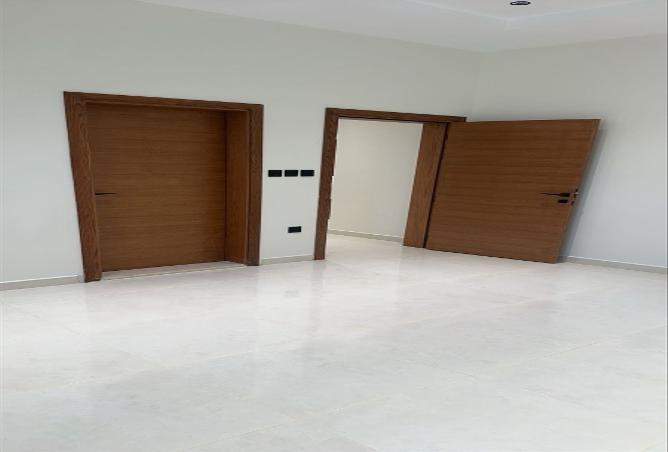 258424 - Property Image 2