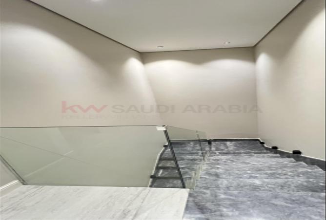 256373 - Property Image 2