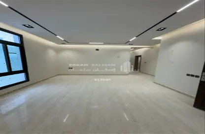 Apartment - 5 Bedrooms - 3 Bathrooms for sale in Al Janadriyah - Riyadh - Ar Riyadh