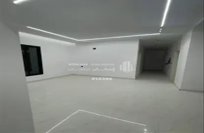 Full Floor - 5 Bedrooms - 3 Bathrooms for sale in Ar Rimal - Riyadh - Ar Riyadh