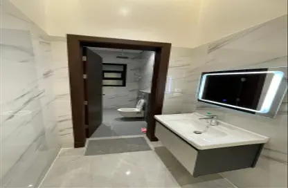 شقة - 3 غرف نوم - 2 حمامات للايجار في النرجس - الرياض - الرياض