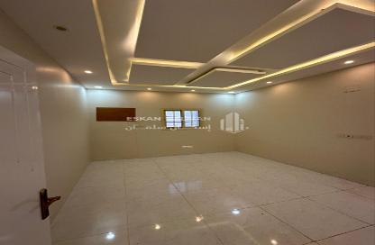 Apartment - 5 Bedrooms - 2 Bathrooms for sale in Aleasiluh - Jazan