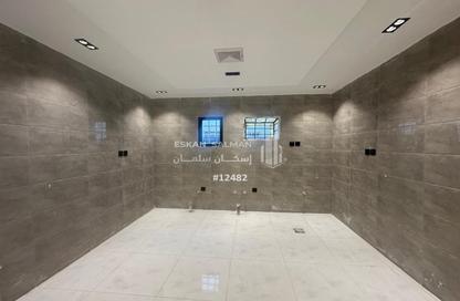 Apartment - 4 Bedrooms - 3 Bathrooms for sale in Aleasiluh - Jazan
