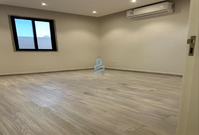 253172 - Property Image 2