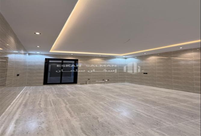 252076 - Property Image 2