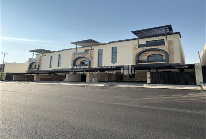 256621 - Property Image 2