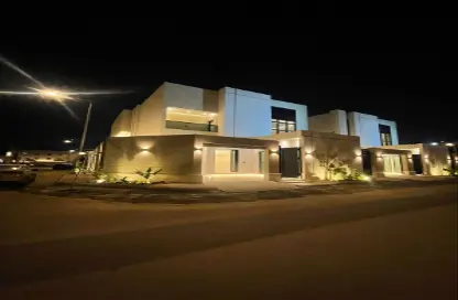 Villa - 6 Bedrooms - 7 Bathrooms for sale in Al Munisiyah - Riyadh - Ar Riyadh