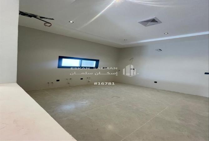 256843 - Property Image 2