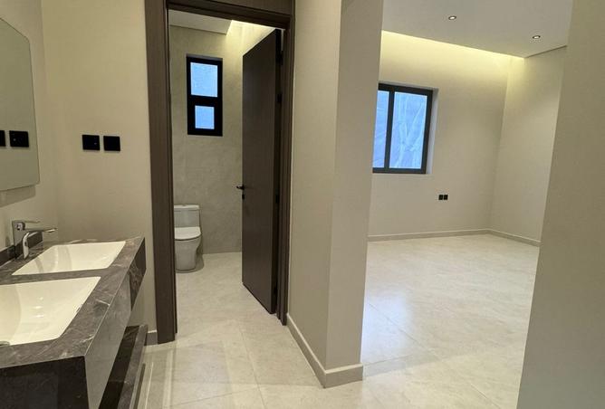 255450 - Property Image 3