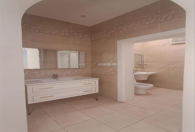 258693 - Property Image 2