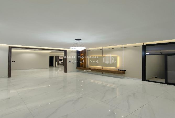 252352 - Property Image 2