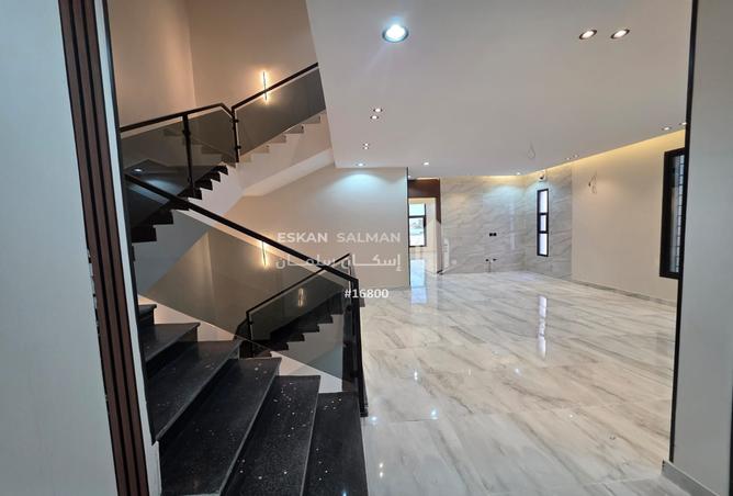 257093 - Property Image 2