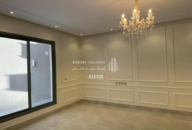 251841 - Property Image 3