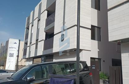 Apartment - 3 Bedrooms - 3 Bathrooms for sale in Al Malqa - Riyadh - Ar Riyadh