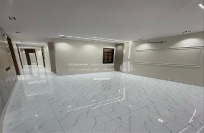 Full Floor - 7 Bedrooms - 4 Bathrooms for sale in Al Sharaf - Khamis Mushayt - Asir