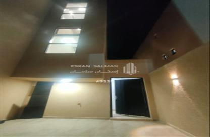 طابق كامل - 4 غرف نوم - 4 حمامات للبيع في الرمال - الرياض - الرياض