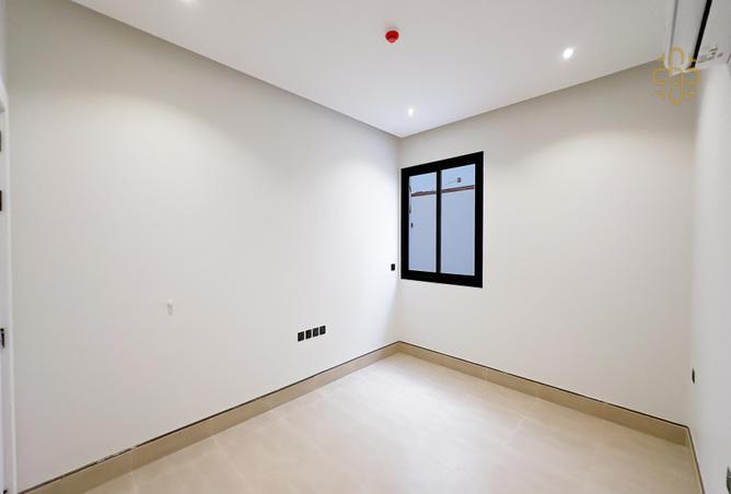 258405 - Property Image 2