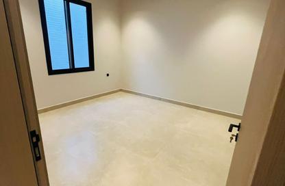 طابق كامل - 3 غرف نوم - 3 حمامات للبيع في قرطبة - الرياض - الرياض