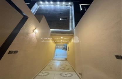 شقة - 6 غرف نوم - 5 حمامات للبيع في الجنادرية - الرياض - الرياض